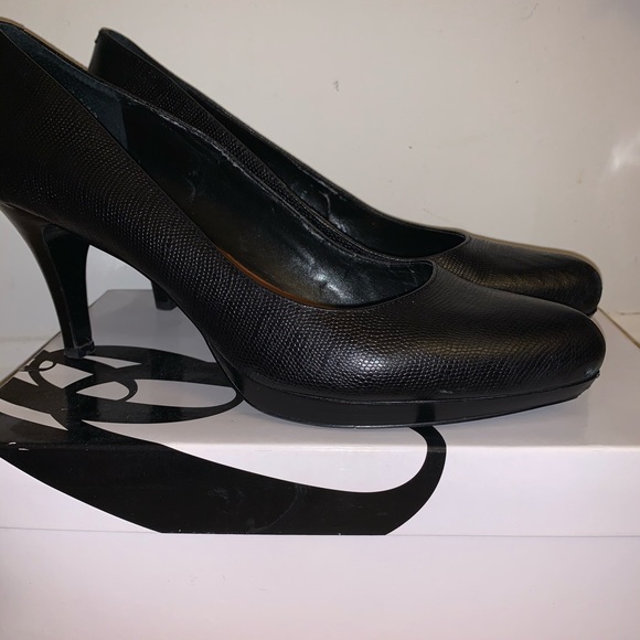 📍FINAL REDUCTION📍 Nine West black heels - Picture 1 of 5